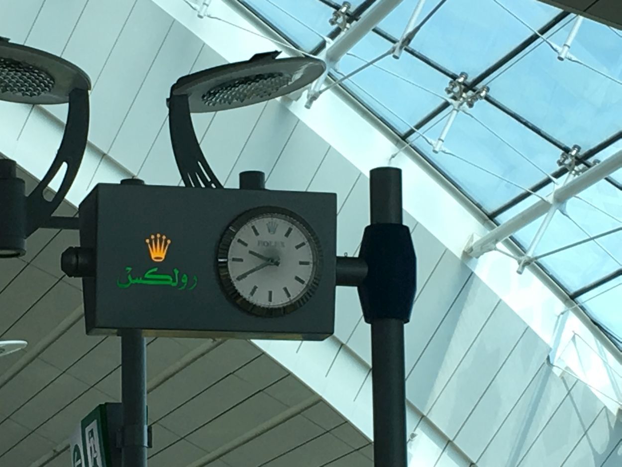 Rolex-Uhr am Flughafen in Dubai