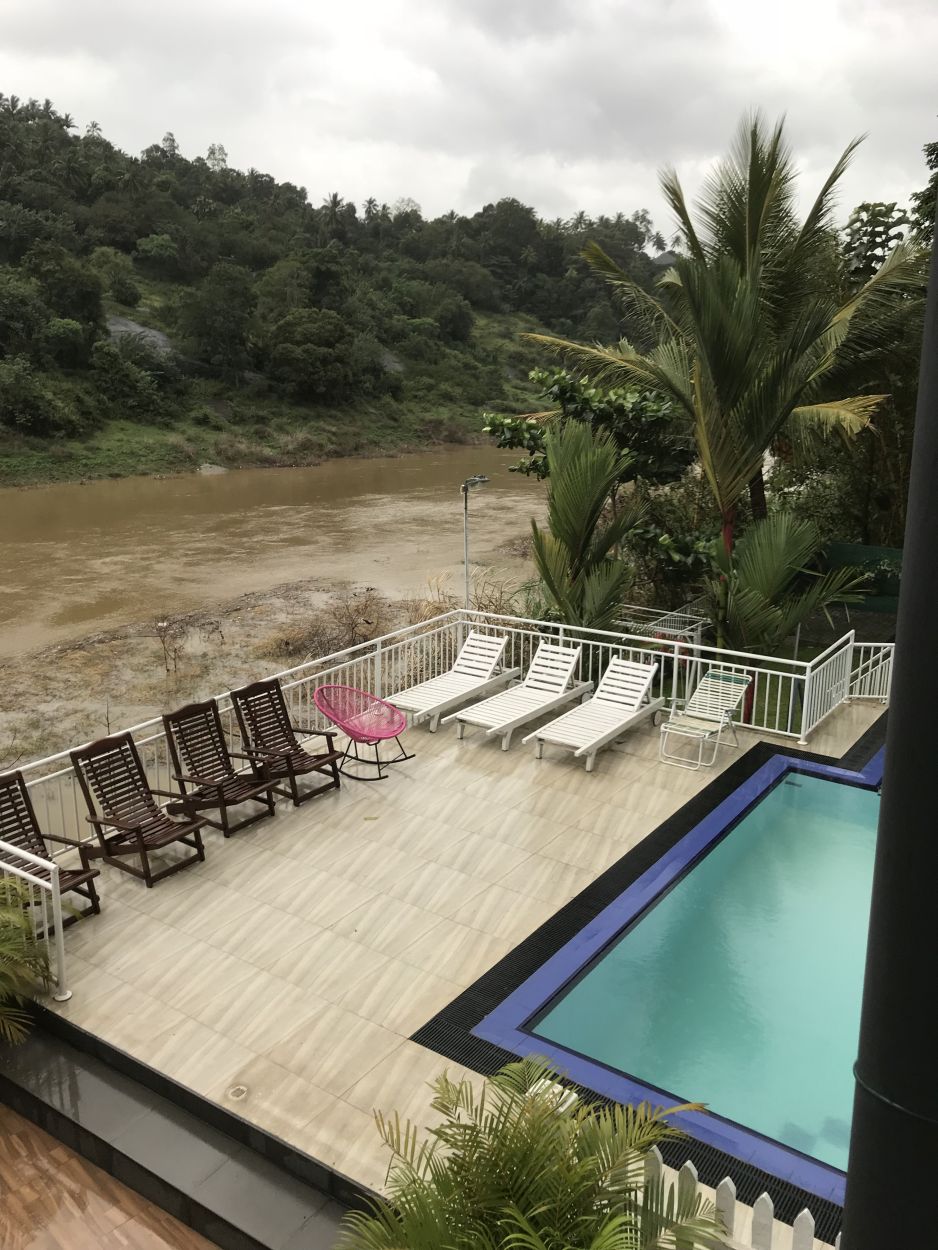 Hotel direkt am Flussbett in Kandy