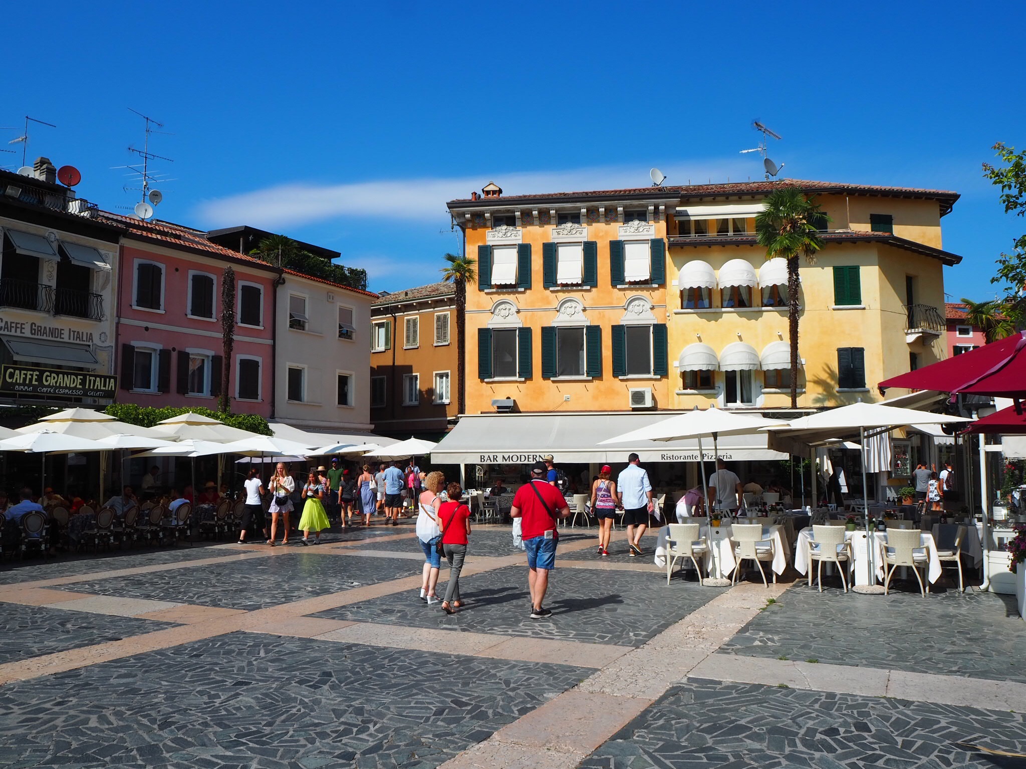 Piazza Caducci in Sirmione