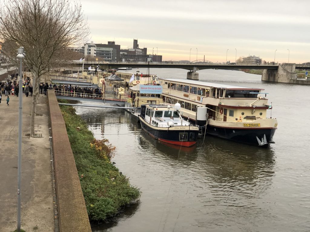 Spaziergang an der Maas entlang