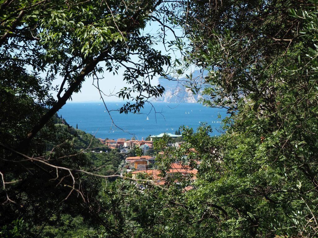 Blick auf Torbole von Marmitte dei Gigante