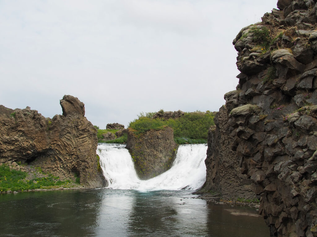 Hjalparfoss Island