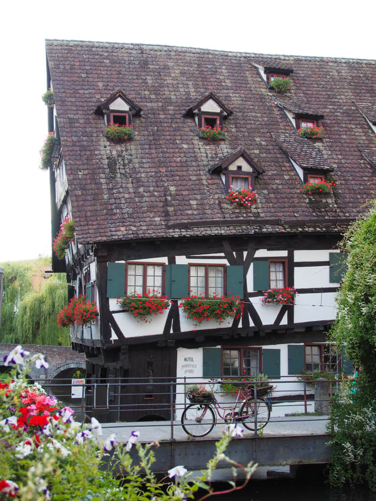 Ulm Schiefes Haus
